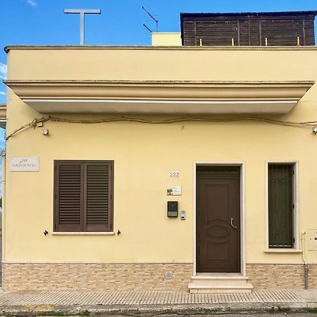 Casa Vacanze Ines Latiano エクステリア 写真